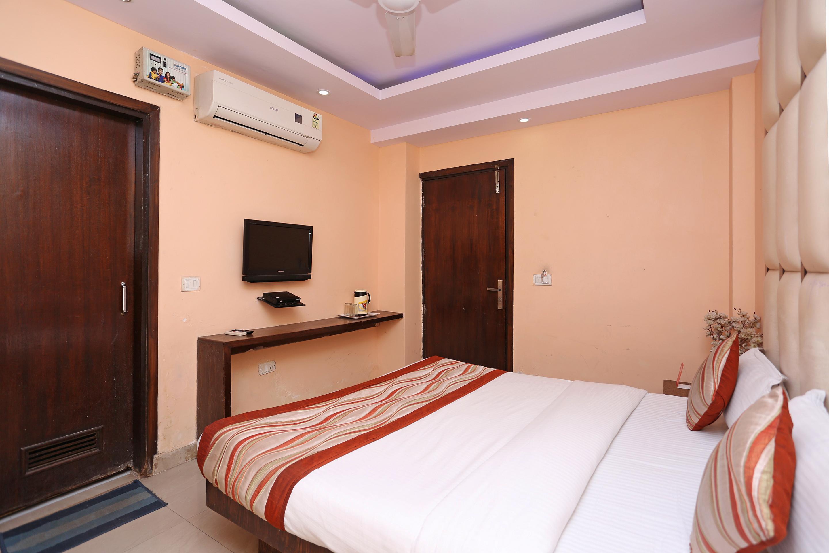 Oyo 6096 Hotel Maharani Palace New Delhi Buitenkant foto