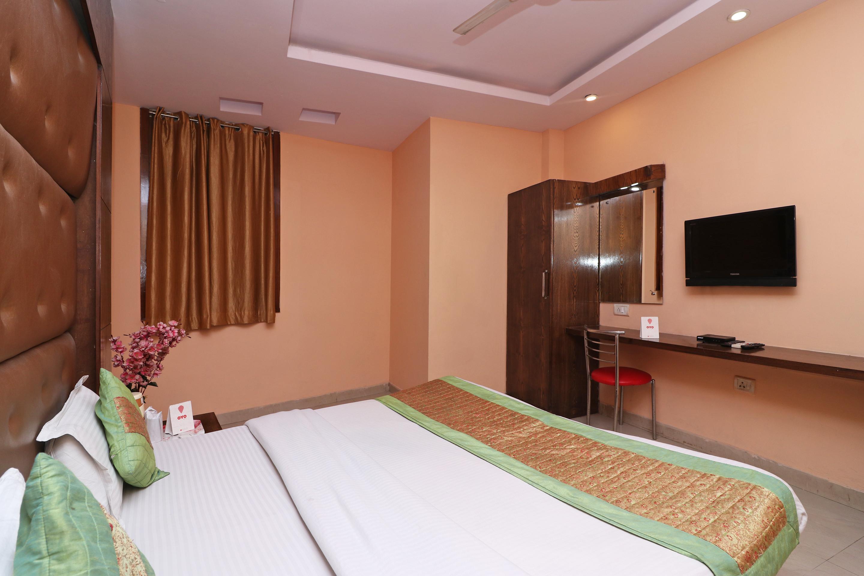 Oyo 6096 Hotel Maharani Palace New Delhi Buitenkant foto